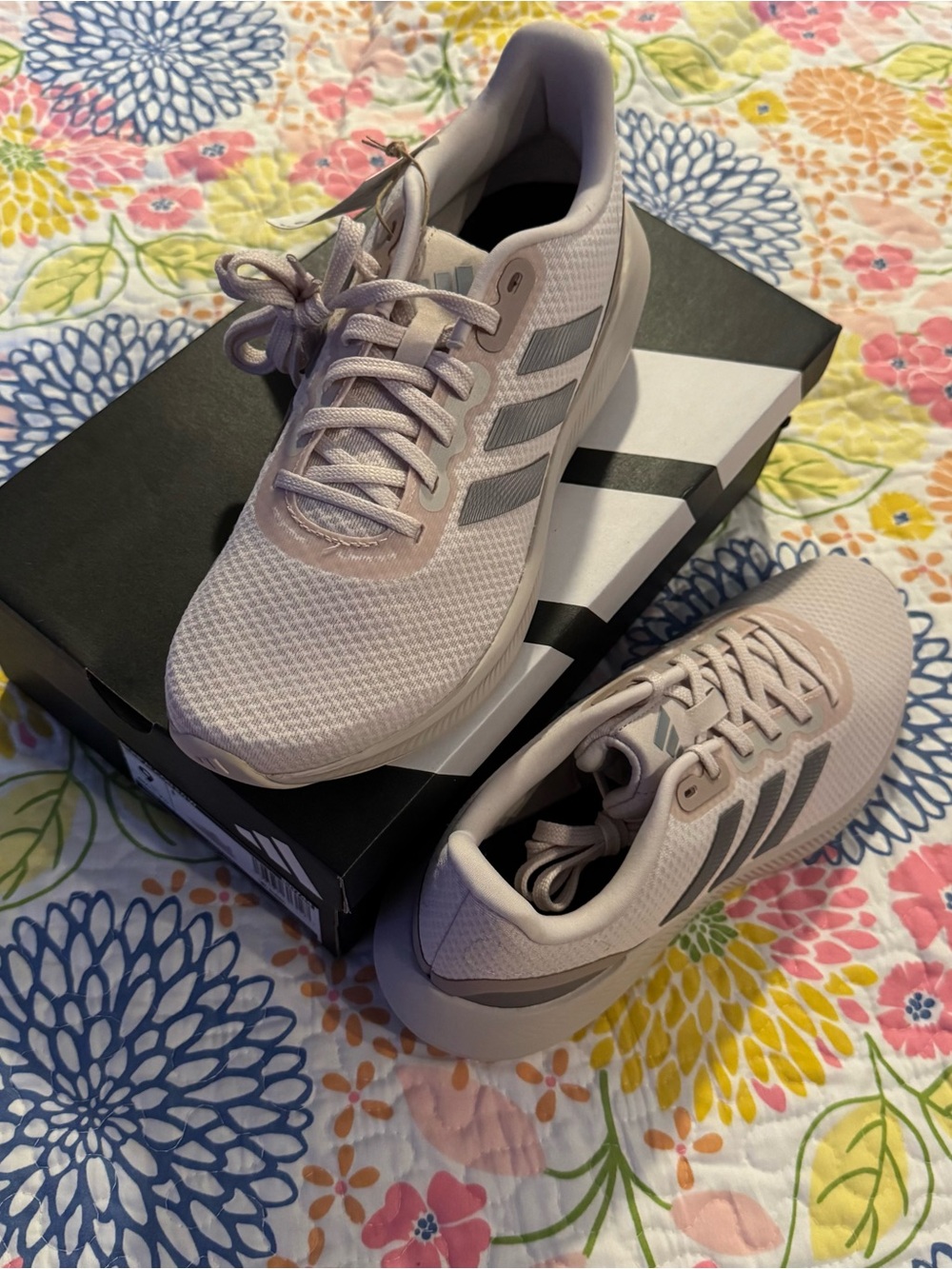 NWT size 9 Women's adidas Runfalcon 3 Shoes